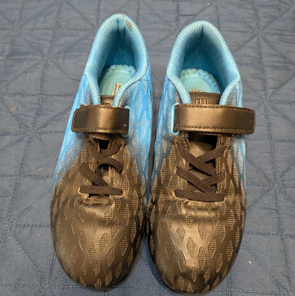 Soccer Cleats Size 3Y